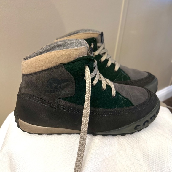 Sorel Men’s Boots Green Gray in a mix of Suede, Corduroy & Leather Waterproof 9 - Picture 5 of 11